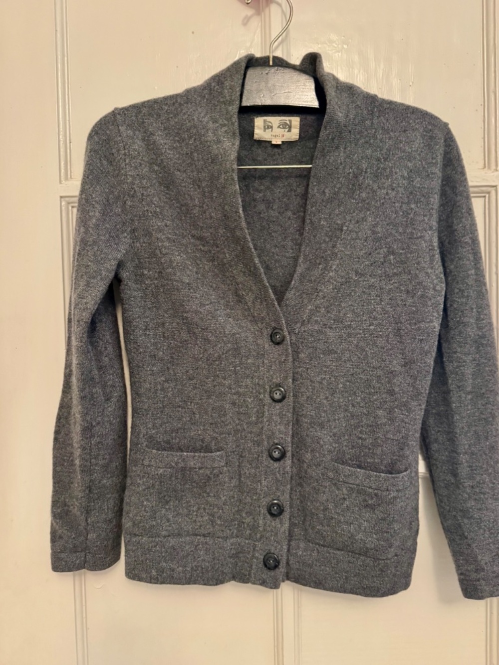 VOGAL 10 100% Cashmere long sleeve V-neck Cardigan - Size 3 = US 2-4